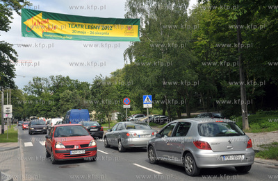 Ulica Jaskowa Dolina w Gdansku - Wrzeszczu. Po lewej...