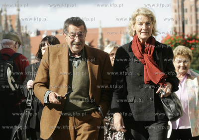 Gdansk. Krotki spacer Guntera Grassa po Dlugim Targu....