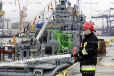 Port Wojenny w Gdyni Oksywiu. Dni Otwarte Koszar -...