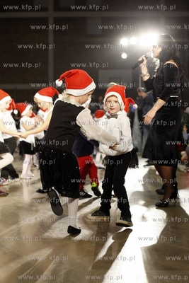 Gimnazjumnr 2 w Zukowie. Konkurs tanca towarzyskiego....