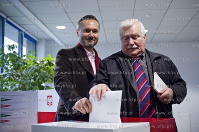 Obwodowa Komisja Wyborcza nr. 200 w Gdańsku. Głosowanie...