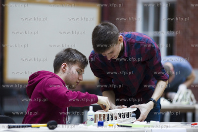 Politechnika Gdańska. Konkurs mostów drukowanych...