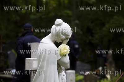 Ekshumacja Leszka Solskiego na cmentarzu Srebrzysko...