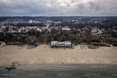 Przeczesywanie i rozkopywanie terenu byłej Zatoki...