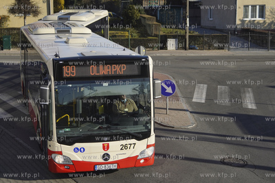 Suchanino. Autobus linii 199 na ul. Powstańców Warszawskich....
