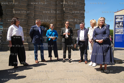 Plac między Katownią a Bramą wyżynno. Otwarcie...