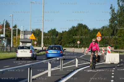 Ekostrada - nowa droga rowerowa w al. Armii Krajowej...