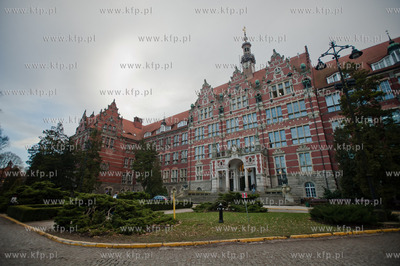 Gdansk. Gmach Glowny Politechniki Gdanskiej.
04.01.2012
fot....