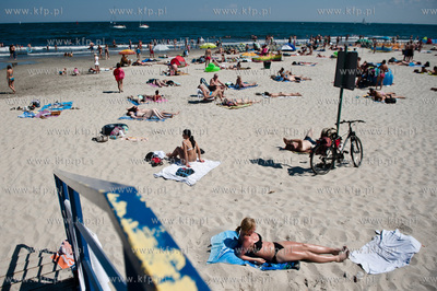 Gdynia. Upalny, sloneczny, wakacyjny dzien na plazy...