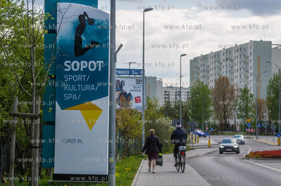 Sopot. Ul. Lokietka. Nowe witacze zamontowane na wjezdzie...