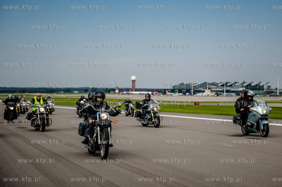 Port lotniczy im. Lecha Wałesy w Gdańsku Rębiechowie....