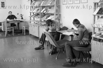 Biblioteka przy Lumumby na Przymorzu. 30.05.1971 8maj71_z.kosycarz_p19...