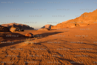 Wadi Rum Jordania NZ Pustynia Wadi Rum.Przewodnik Halaf....