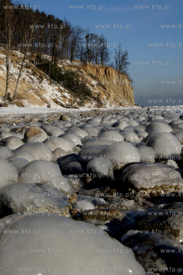 Mrozny poranek w Gdyni Orlowie. Nz. klif  24.01.2010...