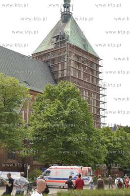 Koszalin. Proba samobojcza, mezczyzna wszedl na wieze...