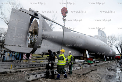 Transport okretu podwodnego typu Kobben o wadze 370...