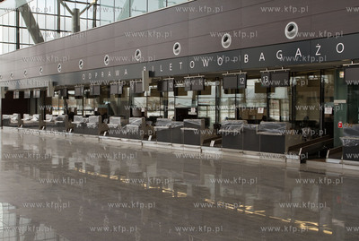 30 najaktywniejszych fanow lotniska na facebooku mialo...