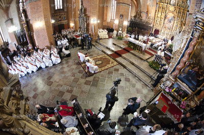 W Bazylice katedralnej w Pelplinie świecenia biskupie...