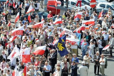 Po mszy w intencji ojczyzny z kosciola OO Redemptorystow...