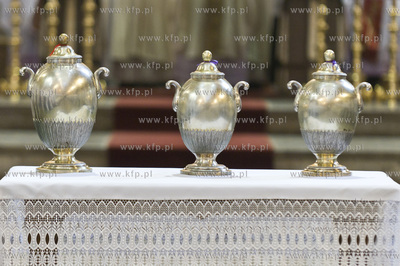 Msza Krzyzma w katedrze pelplinskiej sprawowana przez...