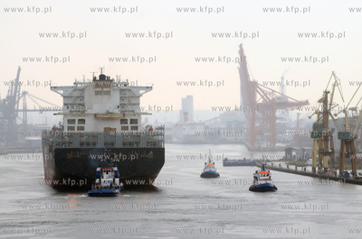 Do gdynskiego portu wplyna kontenerowiec MSC Asya -...