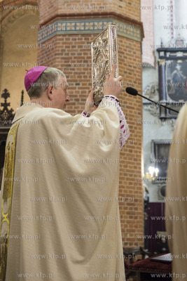 Pelplin. Msza Swieta Krzyzma w Wielki Czwartek w Bazylice...