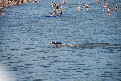Wyścig pływacki dookoła mola w Sopocie. 20.07.2024....
