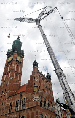 Gdansk. Trwaja prace remontowe Ratusza Glownomiejskiego....