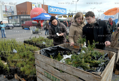 Gdansk. Parking Galerii Przymorze. Akcja ekologiczna...