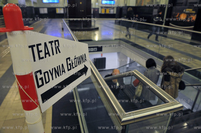 Wernisaz wystawy fotografii Mlode Dusze autorstwa Magdaleny...