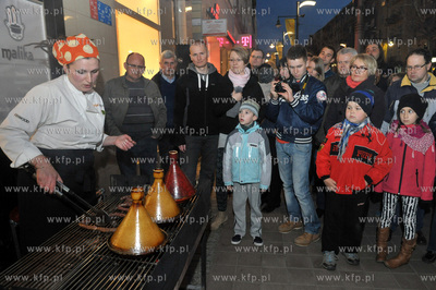 Gdynia. Impreza Swietojanska wita wiosne. Restauracja...