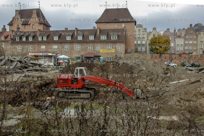 Gdańsk. Budowa Gdańskiego Teatru Szekspirowskiego...