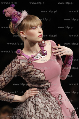 Gdansk. Gala Bursztynu i Mody Amberif 2011. Nz  pokaz...