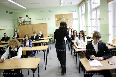 Gdansk. Gimnazjum nr 25. Egzamin w trzeciej klasie...