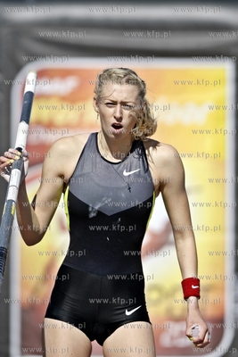 Sopot. 25 edycja turnieju Tyczka na Molo. Nz skacze...