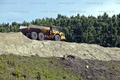 Prace przygotowawcze pod budowe lini kolejowej PKM...