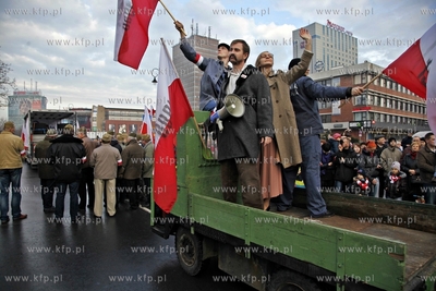 Gdansk. Parada na Swieto Niepodleglosci. Nz. wozek...