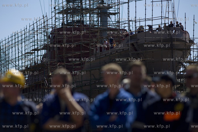 Stocznia Marynarki Wojennej w Gdyni. Wodowanie i chrzest...