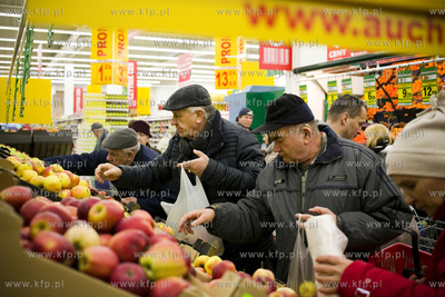 Oficjalne otwarcie hipermarketu Auchan przy ul. Kołobrzeskiej...