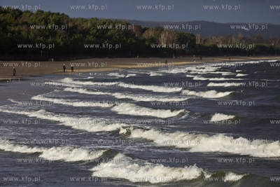 Silny wiatr w Gdańsku Brzeźnie.
27.12.2016
fot....