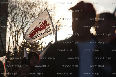 Warszawski "Marsz Niepodległosci" organizowany przez...