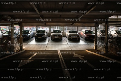 Gdańsk. Naziemny parking wielopoziomowy przy ul. Jana...