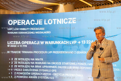 Port Lotniczy Gdańsk im. Lecha Wałęsy. Nz. Konferencja...