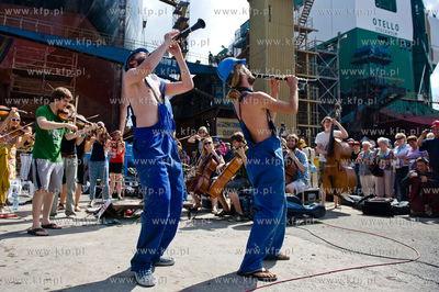 Gdansk. Stocznia Remontowa. Obudz Polske, niecodzienny...