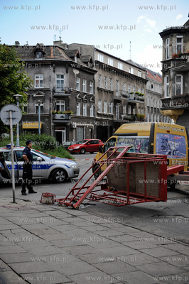 Gdansk. Ul Wajdeloty. Wypadek na wysokosci, w ktorym...