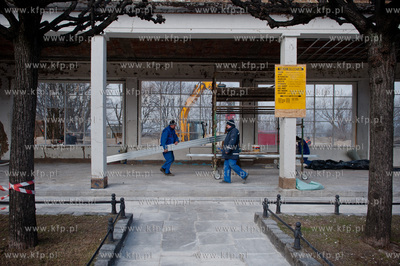 Sopot. Remont generalny arkad przy molo. 
20.03.2012
fot....