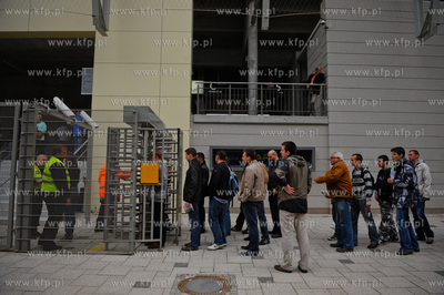 Gdynia. Stadion Miejski. Otwarty dla publicznosci trening...