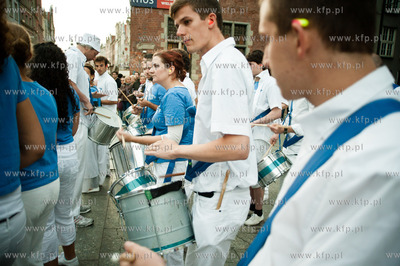 Gdansk. Dlugi Targ. Sama Street Shows oraz Flash Mob...