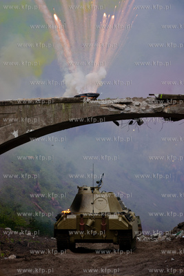 Wyburzanie Mostku Weisera na gdanskiej Strzyzy. Rozbiorke...