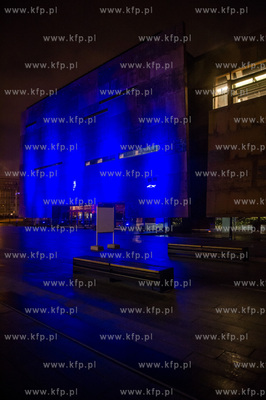 Gdansk. Podswietlona na niebiesko z okazji obchodow...